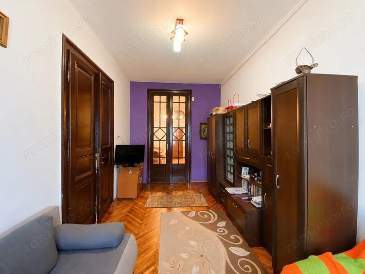 Apartament cu 5 camere decomandat în Elisabetin
