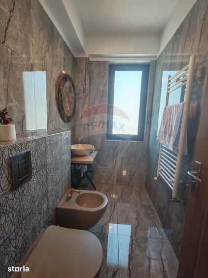 Apartament cu 3 camere, mobilat în Central