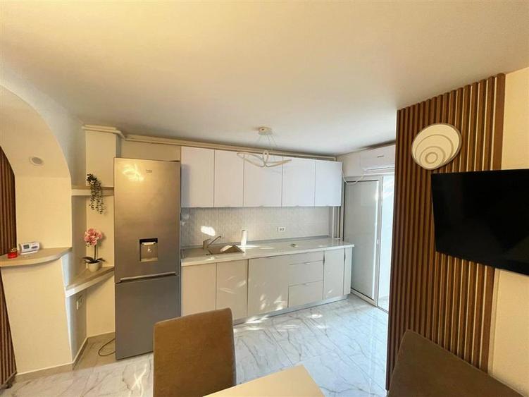 Apartament cu 2 camere decomandat, mobilat în Ultracentral