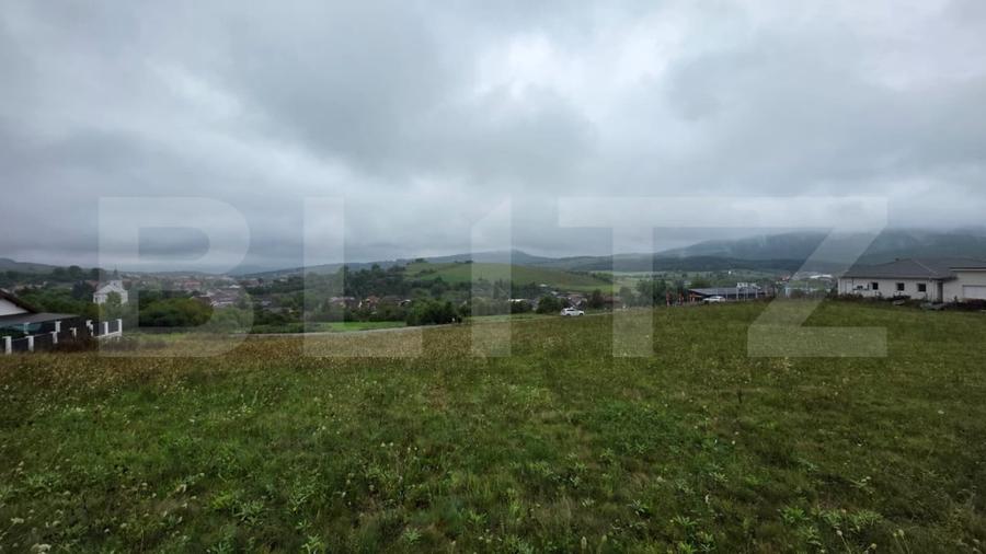 Teren Construcții intravilan de 2000 mp, în Vest