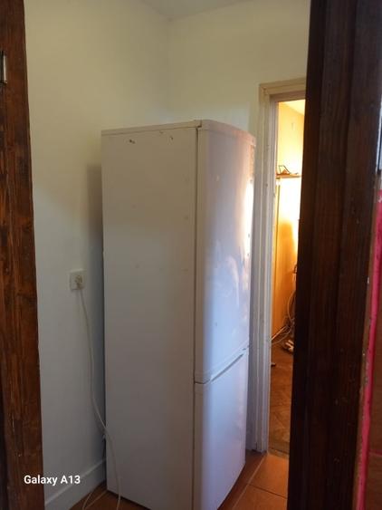 Apartament cu 3 camere semidecomandat, mobilat în Central