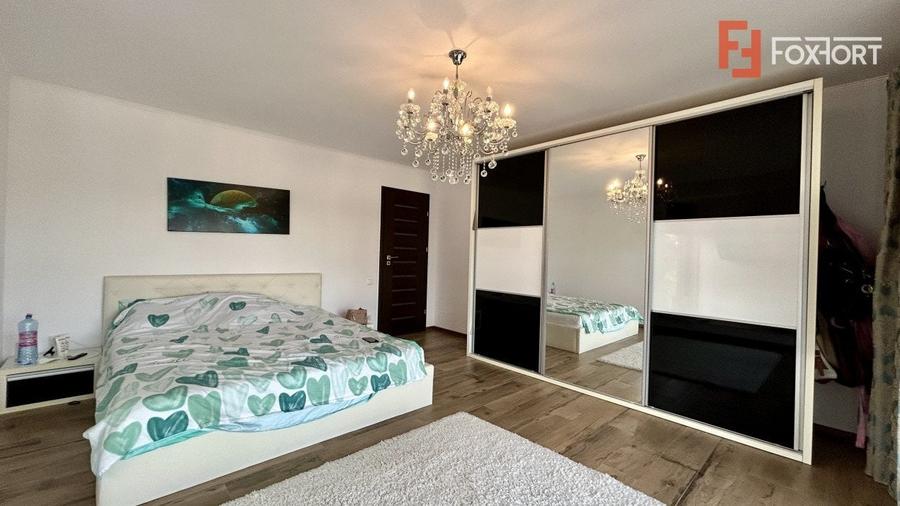 Casă individuală cu 4 camere cu Piscina în Sânandrei