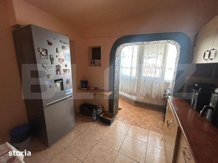 Apartament cu 3 camere decomandat în Micro 5