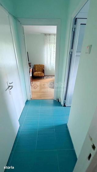 Apartament cu 2 camere semidecomandat în Podu Roș