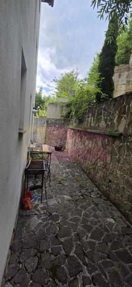 Apartament cu 2 camere decomandat în 1 Mai