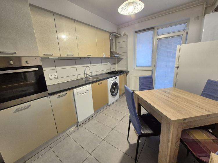 Apartament cu 2 camere decomandat în Sud