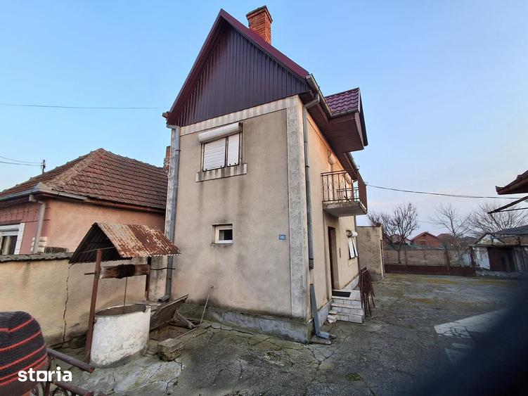 Casă cu 4 camere cu Teren 1440 Mp în Vetiș
