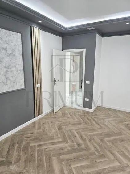 Apartament cu 3 camere semidecomandat în Torontalului