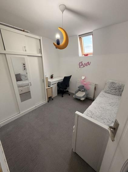 Apartament cu 3 camere semidecomandat în Lipovei