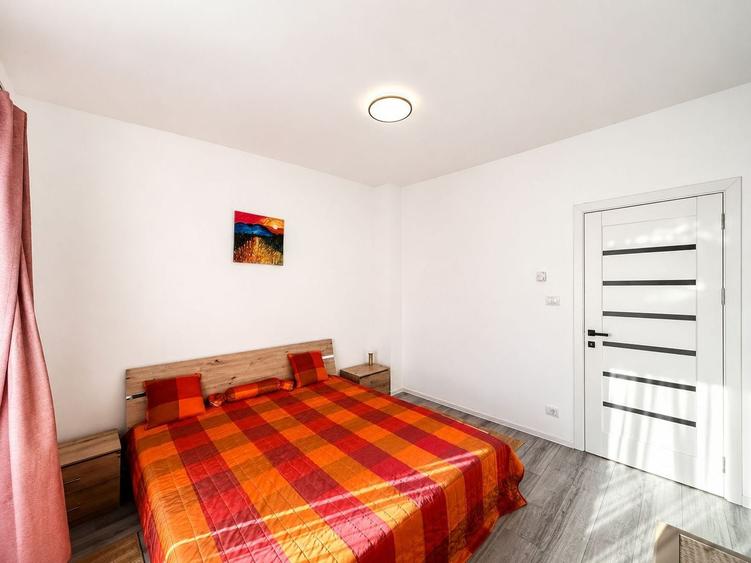 Apartament cu 3 camere decomandat, mobilat în Central
