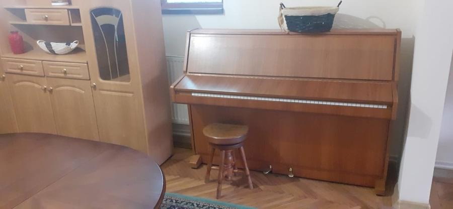 Casă cu 3 camere cu Teren 200 Mp în Central