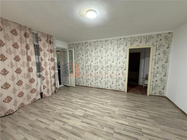 Apartament cu 2 camere semidecomandat, mobilat în Unirii Nord
