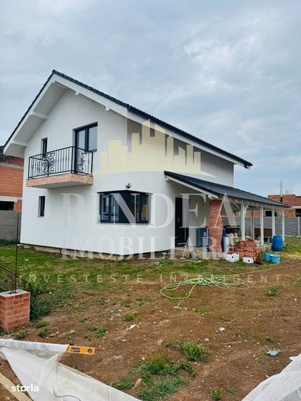 Casă cu 4 camere cu Teren 584 Mp în Giarmata