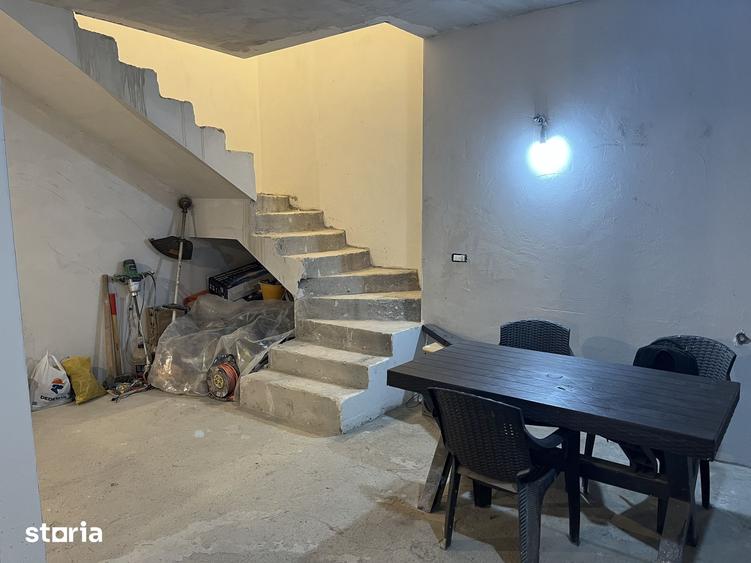 Casă cu 4 camere cu Teren 250 Mp în Vânători