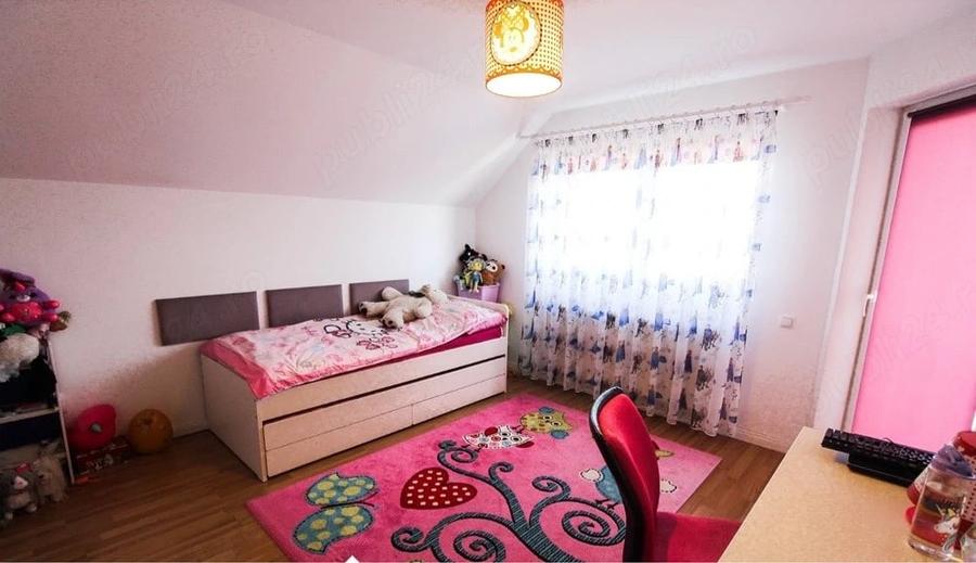 Casă cu 5 camere cu Teren 444 Mp în Corunca