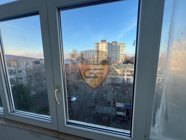 Apartament cu 3 camere decomandat în Faleza Nord