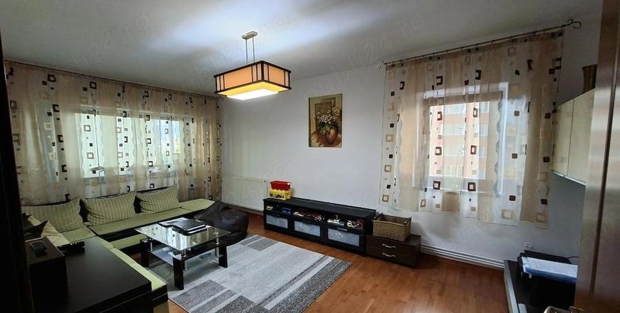 Apartament cu 3 camere decomandat în Scriitorilor