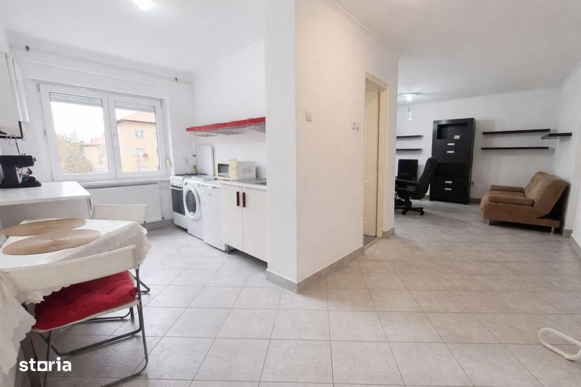 Apartament cu 2 camere semidecomandat în Malul Mureșului