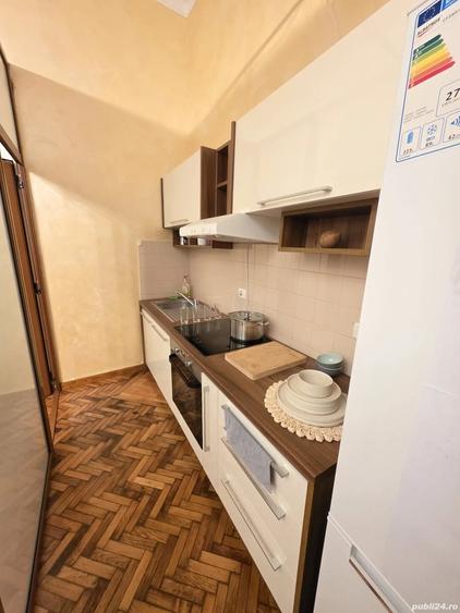 Apartament cu 3 camere semidecomandat în Ultracentral