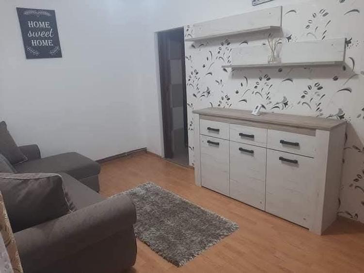 Apartament cu 2 camere decomandat în Exterior Vest