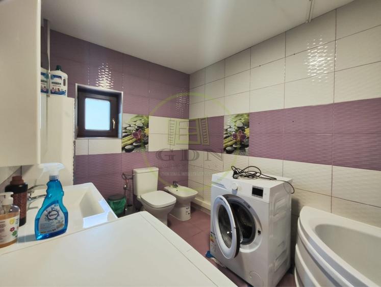 Casă individuală cu 5 camere cu Teren 390 Mp în Bariera Vâlcii