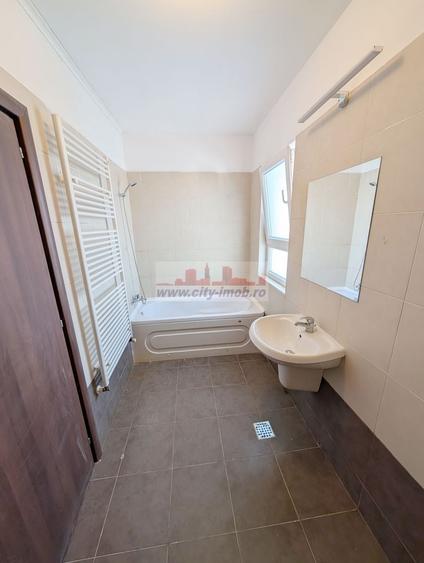 Apartament cu 2 camere semidecomandat în Băneasa