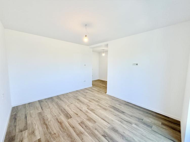 Duplex cu 4 camere cu Canalizare în Moșnița Nouă