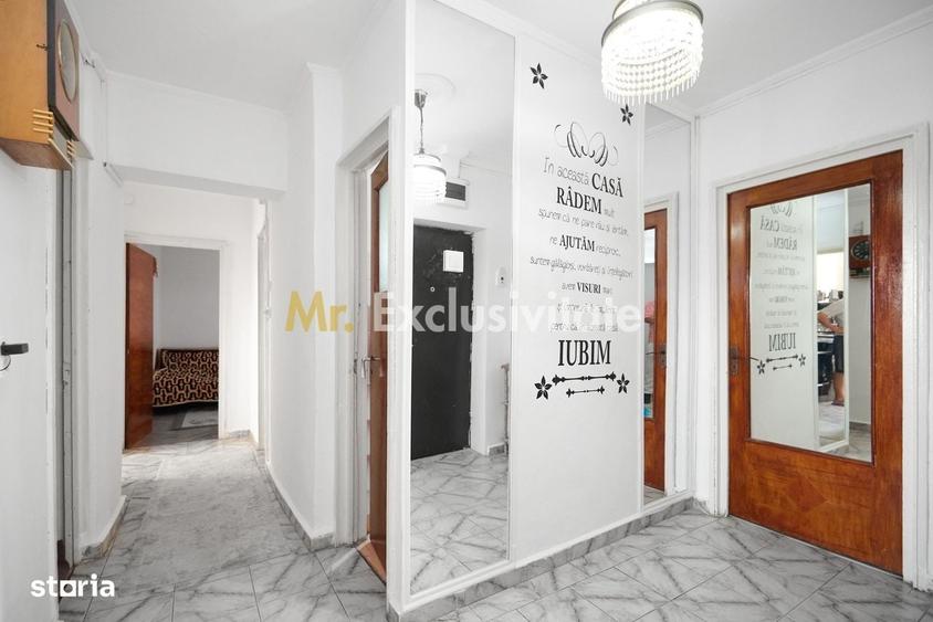 Apartament cu 4 camere decomandat în Central