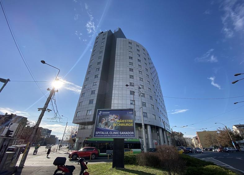 Birou, de 12,098 mp, în Victoriei