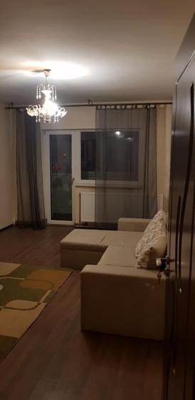 Apartament cu 2 camere semidecomandat în Craiovița Nouă