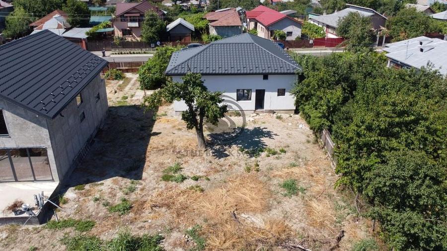 Casă cu 3 camere cu Teren 910 Mp în Berceni