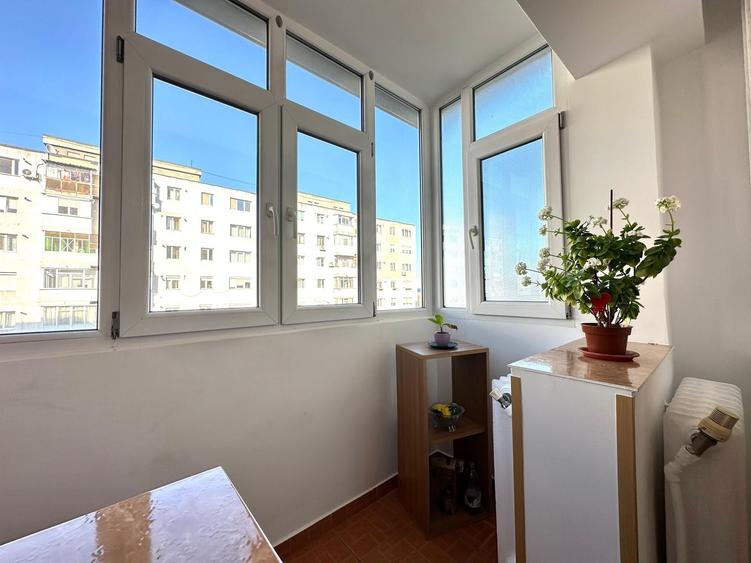 Apartament cu 3 camere decomandat, mobilat în Viziru 3
