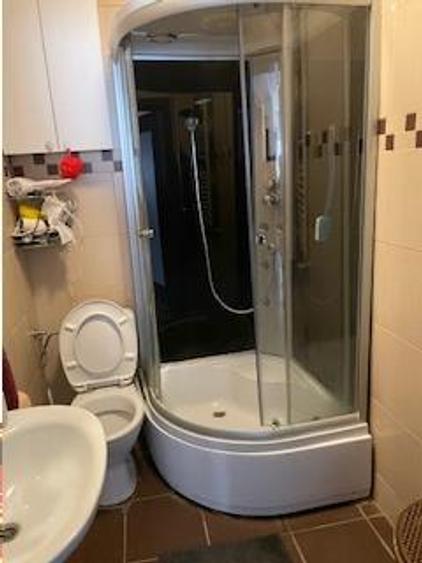 Casă cu 5 camere cu Teren 235 Mp în Pipera