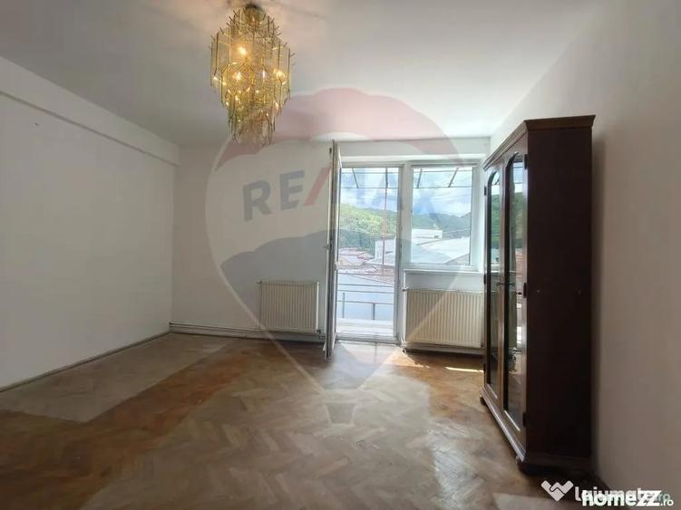 Apartament cu 2 camere semidecomandat în Centrul Civic