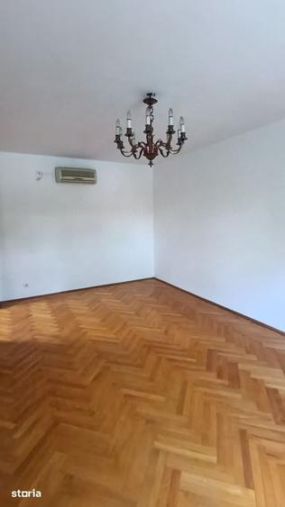 Apartament cu 4 camere în Primăverii