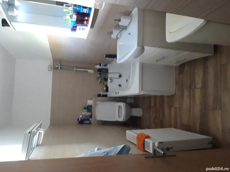 Casă cu 4 camere cu Teren 700 Mp în Central