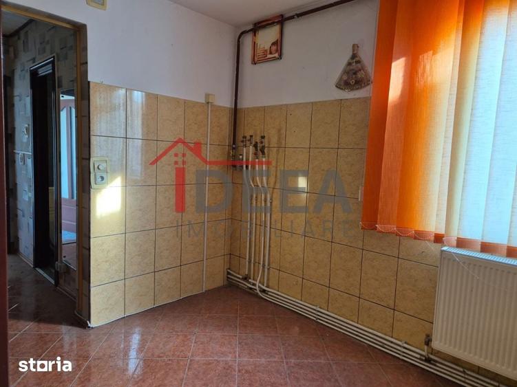 Apartament cu 4 camere semidecomandat în Central