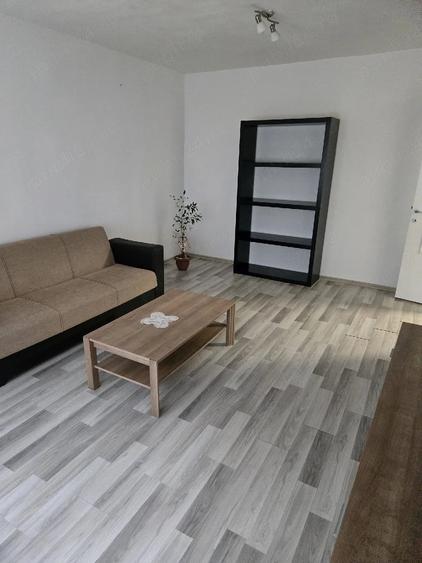 Apartament cu 3 camere decomandat în Micro 3