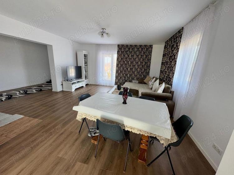 Casă cu 4 camere în Central