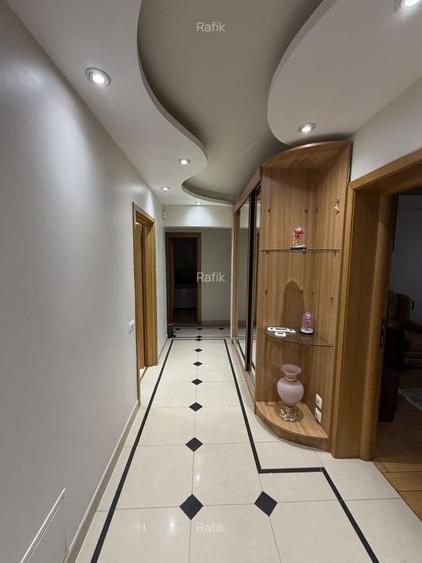 Apartament cu 3 camere decomandat, mobilat în Splaiul Unirii