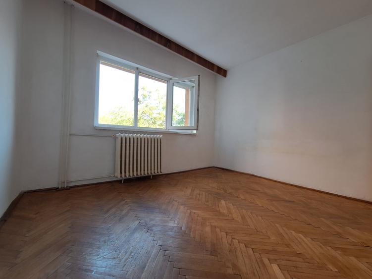 Apartament cu 2 camere decomandat în Soarelui