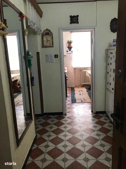 Apartament cu 3 camere decomandat, mobilat în Central
