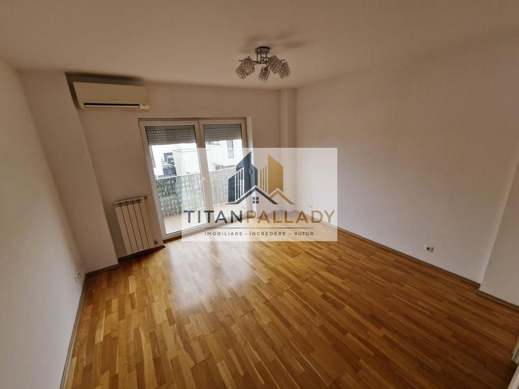Apartament cu 3 camere decomandat în Nord-Est