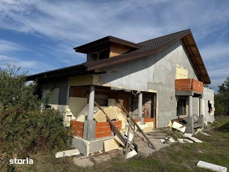 Casă cu 4 camere cu Teren 300 Mp în Frumușani