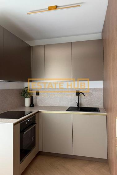 Apartament cu 3 camere semidecomandat, mobilat în Central