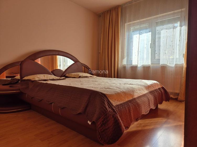 Proprietar inchiriez apartament cu 2 camere in zona Podgoria