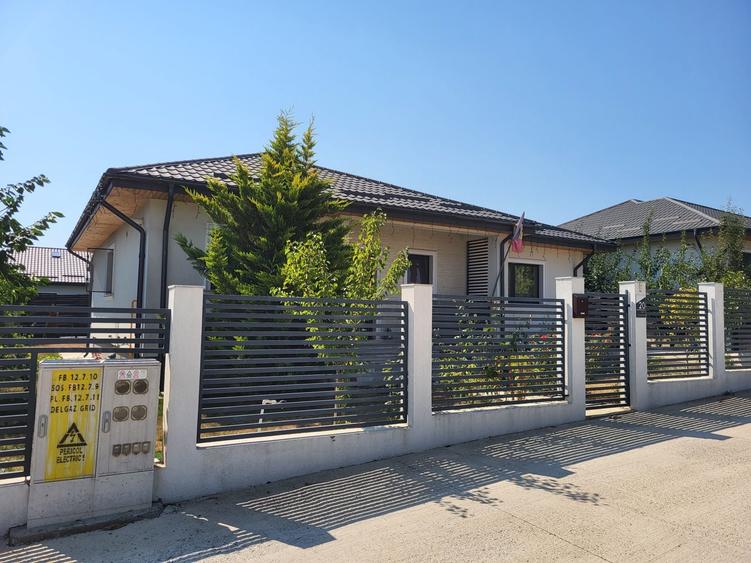 Casă cu 4 camere în Granit