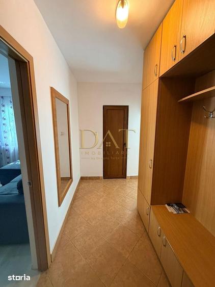 Apartament cu 3 camere semidecomandat în Central — fotografia 3