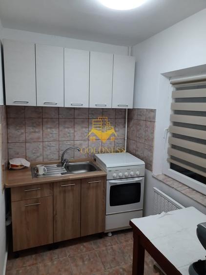 Garsonieră decomandată în Central