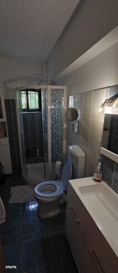 Apartament cu 4 camere în Obor